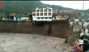 Pérou: un hôtel s'effondre à cause de la montée des eaux