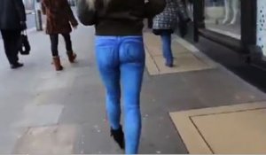 Public Buzz : elle fait le tour de Londres sans pantalon !