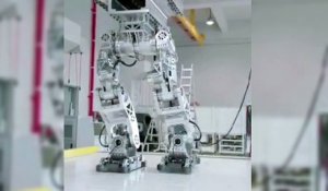 Un robot de guerre géant créé en Corée du Sud