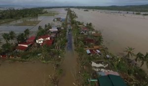 Philippines: Images impressionnantes après le passage du typhon Nock-Ten