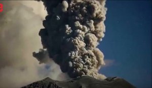 Pérou: l'impressionnante éruption du volcan Sabancaya