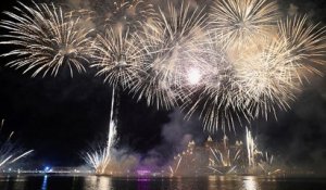 Nouvel an et feux d'artifice de Sidney à Moscou