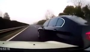 Road rage entre une BMW et une Mini Cooper.