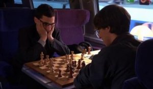 Deux champions d’échecs en démonstration à 320 km/h