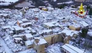 Italie : un drone filme les décombres enneigés d'Amatrice, ravagé par un séisme il y a quatre mois