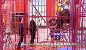 Un lion enfermé dans une cage dans l'émission de France 2 "Actuality"