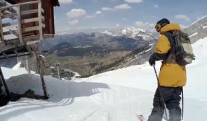 Ce malade fait un saut de plus de 30 mètres en ski