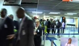 RTI - L`ambassadeur des Etats Unis visite les installations de l’aéroport FHB d’Abidjan