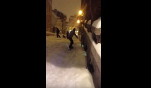Un snowboarder se fait percuter par une voiture