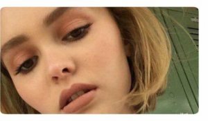Lily-Rose Depp clot le défilé Chanel avec élégance et sensualité