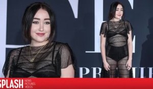 Noah Cyrus copie le style de sa sœur à la première de Cinquante nuances plus sombres