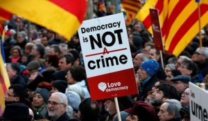 Indépendance de la Catalogne : Carles Puigdemont sur les traces d'Artur Mas