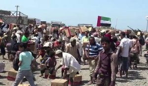 Yémen: les Émirats livrent de l'aide aux habitants de Mokha
