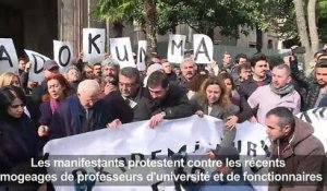 Istanbul : manifestation de soutien aux professeurs limogés