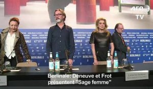 Berlinale: Deneuve et Frot présentent «Sage femme»