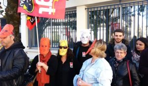 Bordeaux : les salariés précaires de l'Education nationale manifestent devant le rectorat