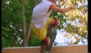 Vidéo de Tony Hawk en 1986 à 18 ans sur un Skateboard ! Vintage