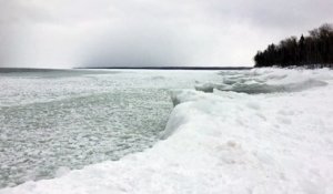 Des vagues de glace sur le lac supérieur! Beau!!!