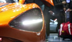 2017 McLaren 720S [SALON DE GENEVE] : brute de carbone