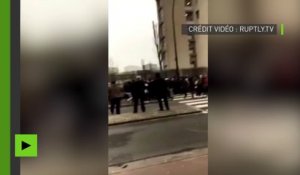 Les manifestants affrontent la police lors du rassemblement de Cachan, Val-de-Marne