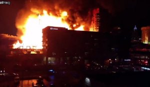 Incendie impressionnant dans un immeuble de Raleigh