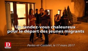 Un repas de l'amitié avant le départ des jeunes migrants afghans, à Perles-et-Castelet (Ariège)