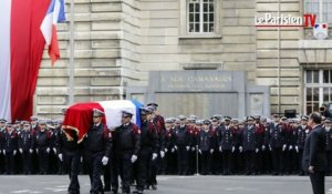 Hommage à Xavier Jugelé, le policier tué sur les Champs-Elysées