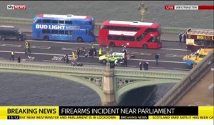 Londres - Un assaillant a abattu à l'extérieur du Parlement après avoir blessé un policier - Coups de feu entendus