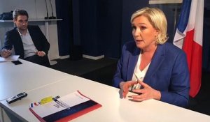 Valls rejoint Macron, "une trahison inadmissible" pour Marine Le Pen
