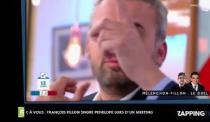 François Fillon ignore totalement Penelope Fillon lors de son meeting à Paris (Vidéo)