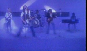 Status Quo - Let Me Fly