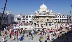 Sikhs in Pakistan celebrate Besakhi festival