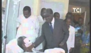 Accident du Bus de la Sotra:Le gouverneur Beugré Mambé a offert du materiel medical
