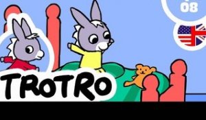 TROTRO - EP08 - Trotro plays in bed