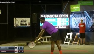 Un couple en plein ébat interrompt un match de tennis
