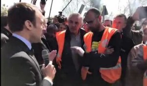 Le face à face courageux entre Emmanuel Macron et les employés de Whirlpool