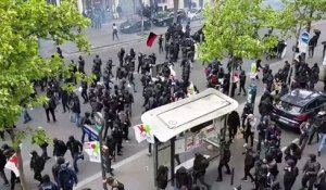 Paris : violents affrontements entre casseurs et CRS en marge des manifestations