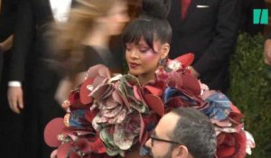 Le tapis rouge du Gala du MET et la robe folle de Rihanna en images
