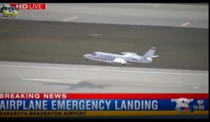 Floride : Un avion réalise un atterrissage d’urgence après avoir perdu une roue (vidéo)