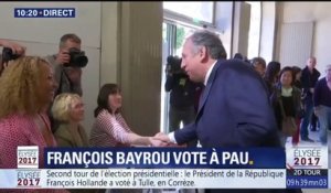 Présidentielle 2017: François Bayrou a voté à Pau