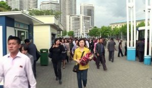 Les habitants de Pyongyang célèbrent le lancement d'un missile
