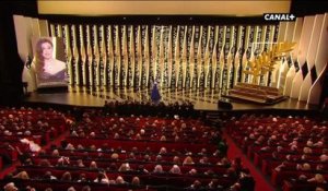 Festival de Cannes : Monica Bellucci opte pour une robe transparente !