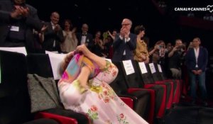 Agnès Varda gênée pendant sa standing ovation - Festival de Cannes 2017