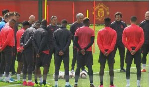 Attentat Manchester - La minute des silence des joueurs de United