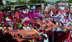 Des milliers de manifestant à Brasilia exigeant le départ de Tem