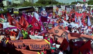 Des milliers de manifestant à Brasilia exigeant le départ de Tem