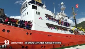 Méditerranée : un bateau sauve plus de mille migrants