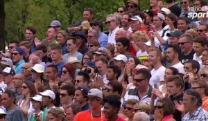 Roland-Garros 2017 : Laurent Lokoli refuse de serrer la main de Martin Klizan à la fin de son match (6-7, 3-6, 6-4, 6-0, 4-6)