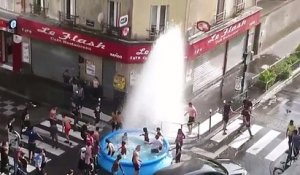 Quand des jeunes explose une bouche d'incendie et installe une piscine en pleine rue !