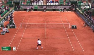 Roland-Garros 2017 : C'est déjà le feu entre Djoko et Thiem ! (1-1)
